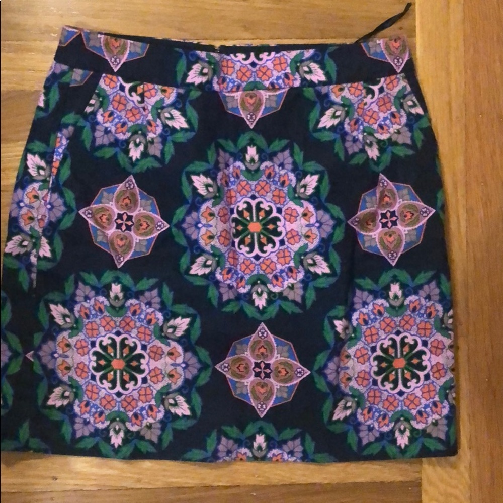 Mini pattered skirt